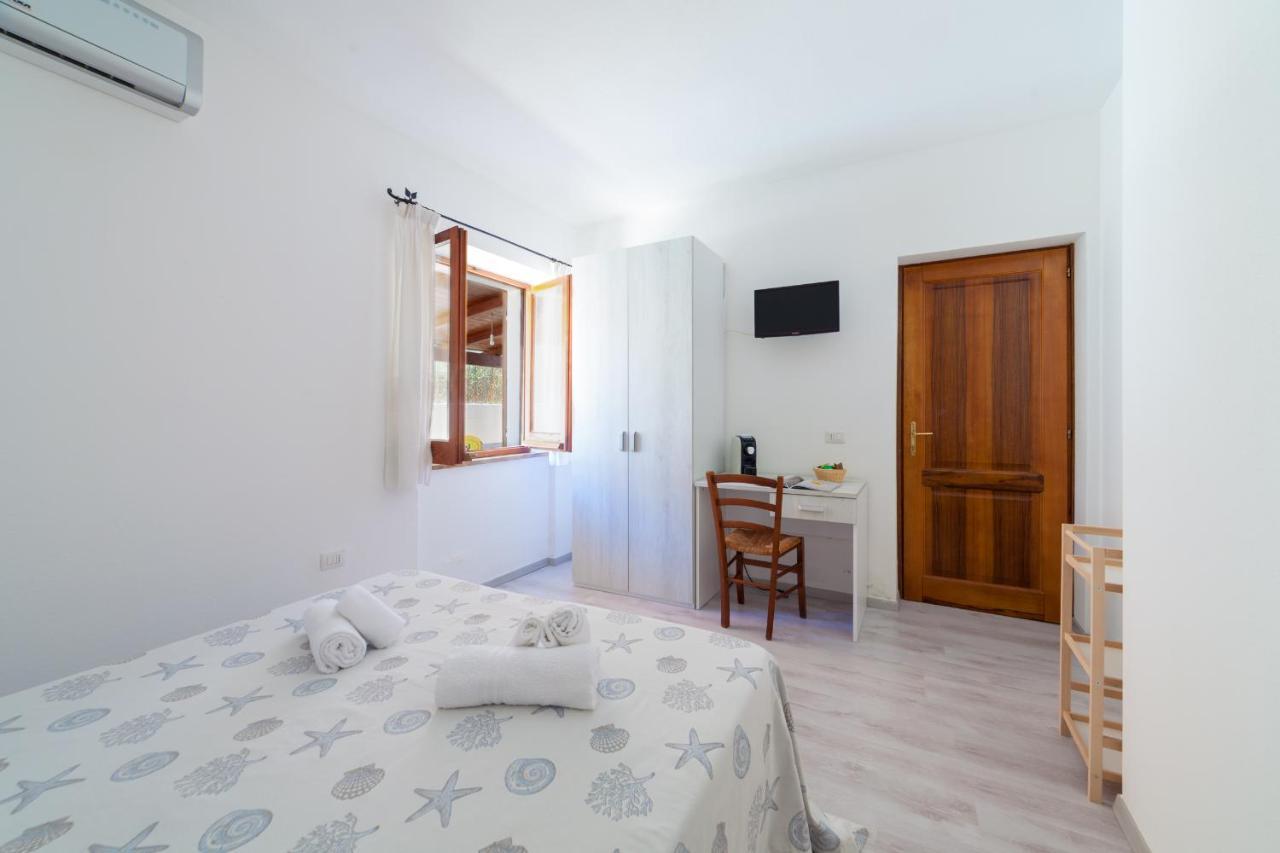 Brezza B&B Golfo Aranci Kültér fotó
