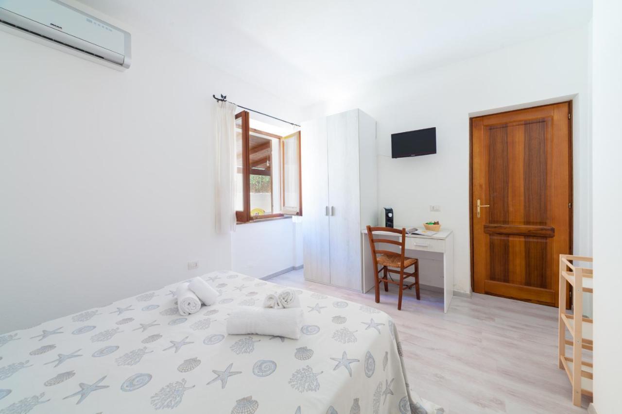 Brezza B&B Golfo Aranci Kültér fotó