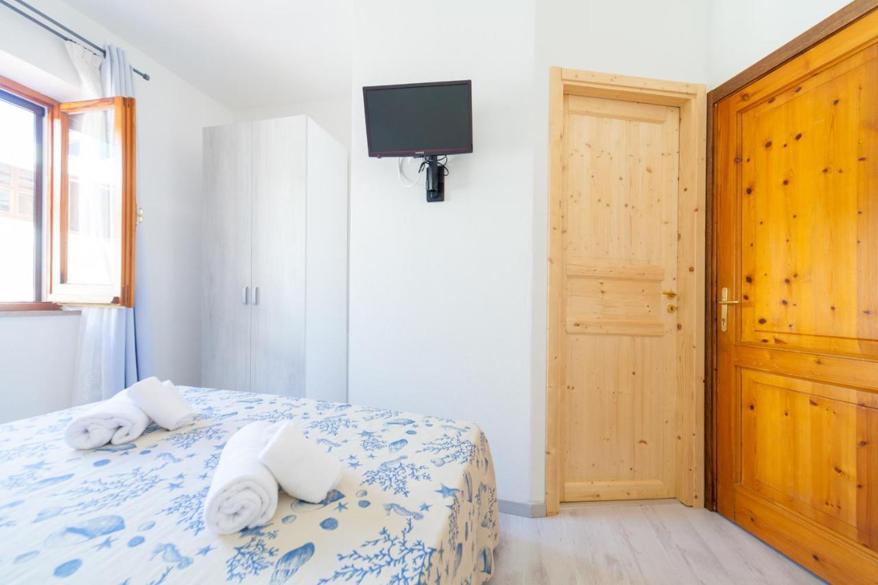 Brezza B&B Golfo Aranci Kültér fotó