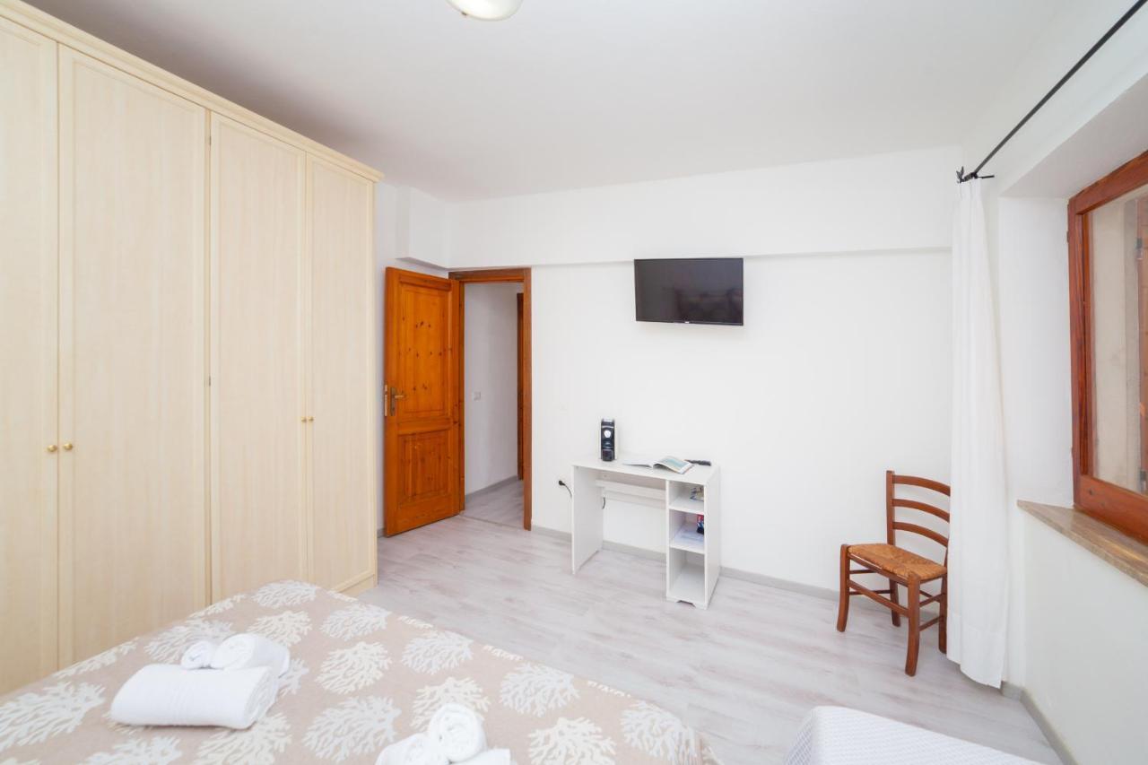 Brezza B&B Golfo Aranci Kültér fotó